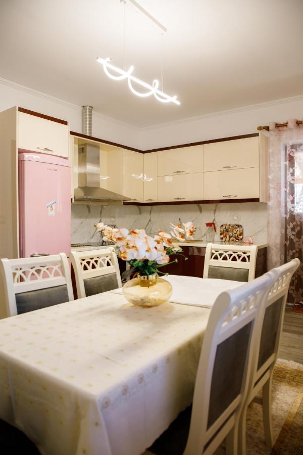 The Luxe Apartments Gjirokastër Esterno foto