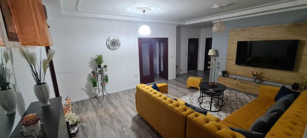 The Luxe Apartments Gjirokastër Esterno foto