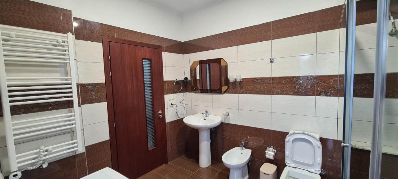 The Luxe Apartments Gjirokastër Esterno foto