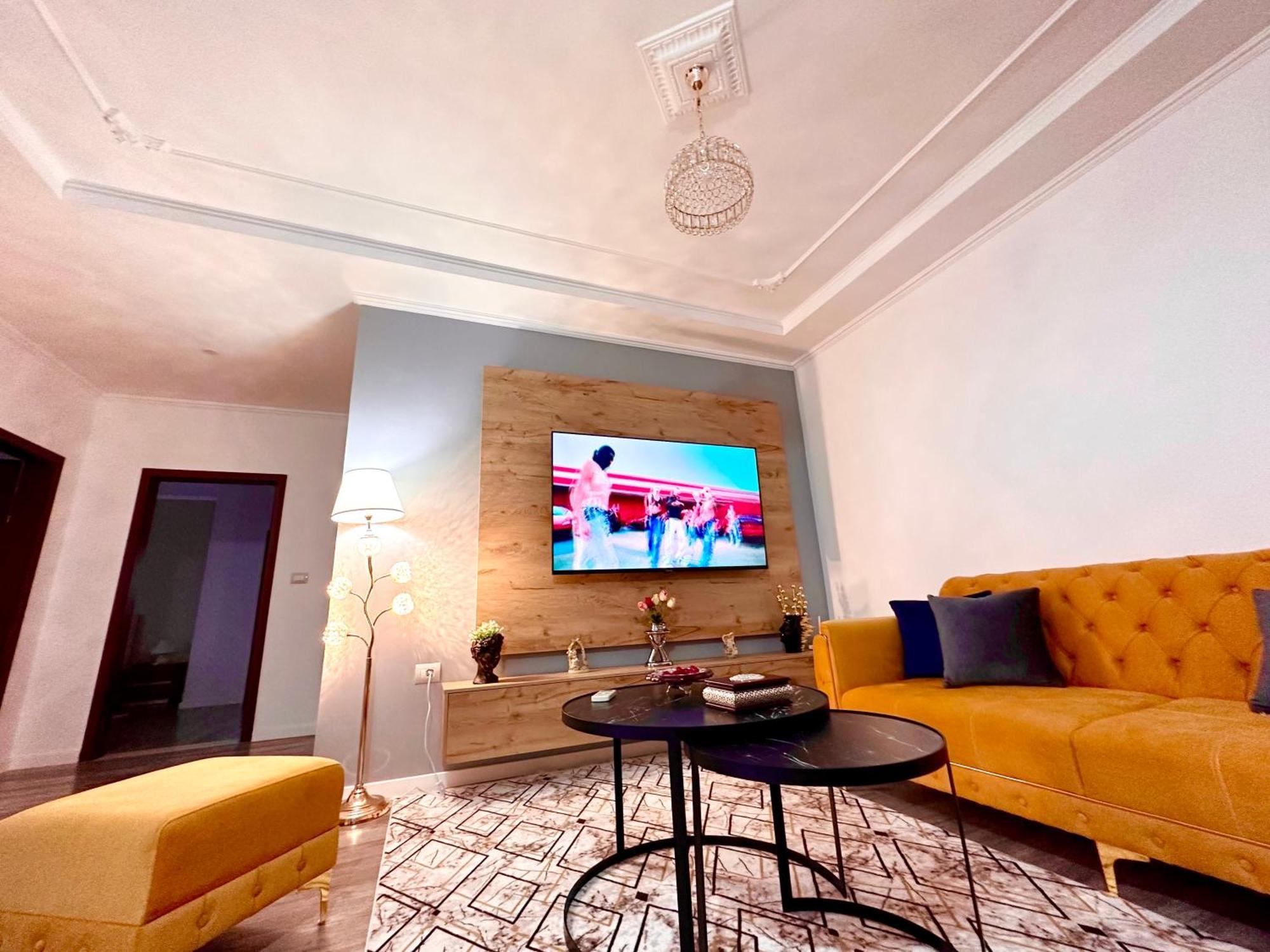 The Luxe Apartments Gjirokastër Esterno foto