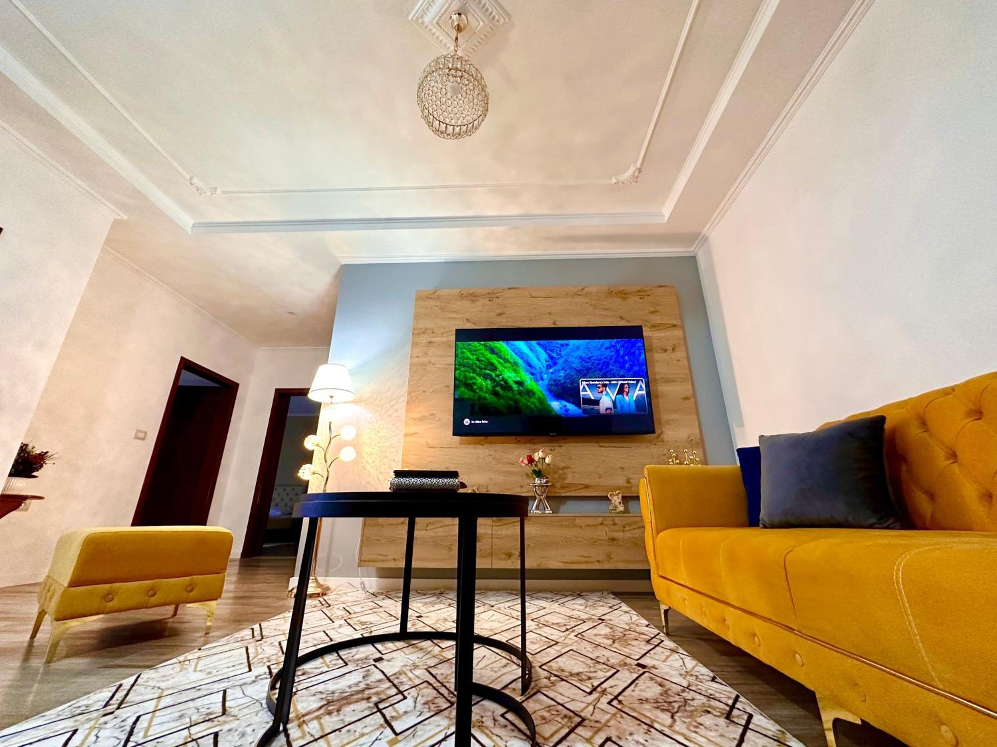 The Luxe Apartments Gjirokastër Esterno foto